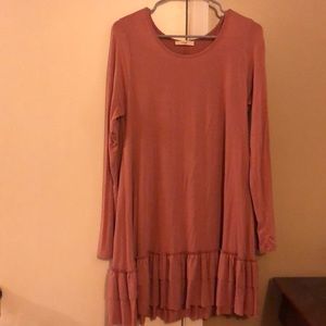 Easel Los Angeles pink tunic w/ ruffle bottom, L
